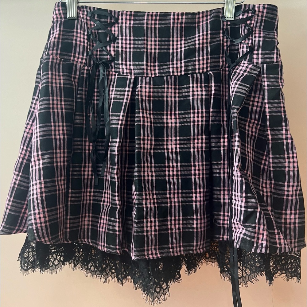 Hot Topic Black & Pink Plaid Pleated Skirt with Lace Trim - Picture 2 of 5
